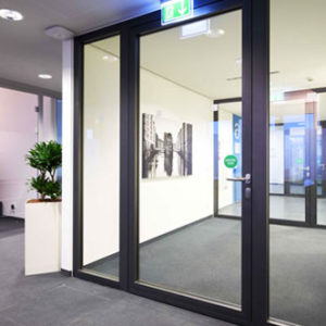 Левая противопожарная дверь / серия FRM7437